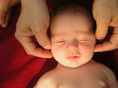 El masaje en bebes estimula su futuro desarrollo